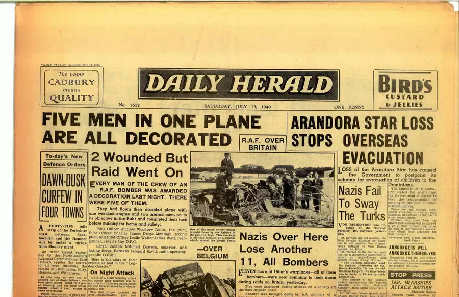 5986-26-7.webp Five Men In One Plane Are All Decorated - Image 1
